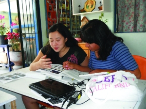Lucy Y (at left) is one of a group of university teachers, Peace Corps volunteers, and U.S. and Mexican adults who come to El Puente weekly to tutor students.